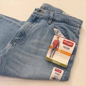 NWT Wrangler Men's Classic Blue Straight Jeans 33 x 30